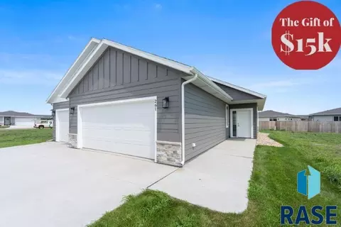 261 Lydia Ct, Harrisburg, SD 57032