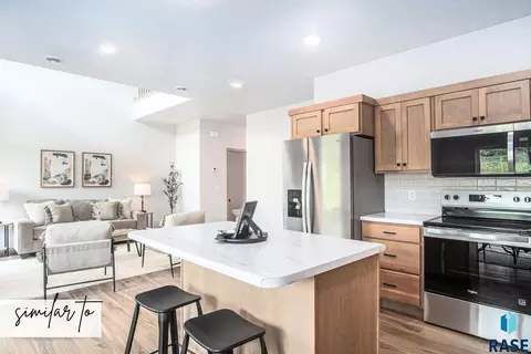 Kitchen - 5722 E Avett Pl, Sioux Falls, SD 57108 photo 2 of 3
