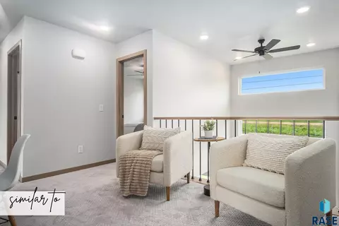 Entry Way - 5722 E Avett Pl, Sioux Falls, SD 57108 photo 1 of 1