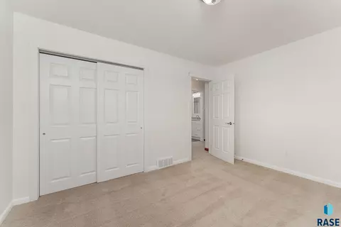 Bedroom - 924 Dows St, Garretson, SD 57030 photo 2 of 5