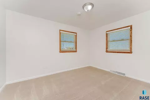 Bedroom - 924 Dows St, Garretson, SD 57030 photo 1 of 5