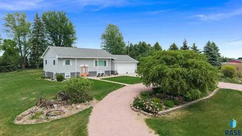924 Dows St, Garretson, SD 57030