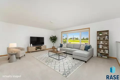 Living - 924 Dows St, Garretson, SD 57030 photo 1 of 6