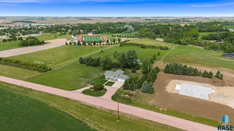 View/Area - 924 Dows St, Garretson, SD 57030 photo 6 of 10
