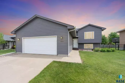 3904 S Klein Ave, Sioux Falls, SD 57106