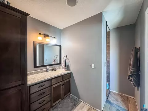 Bath - 25785 Frederick Cir, Renner, SD 57055 photo 1 of 7