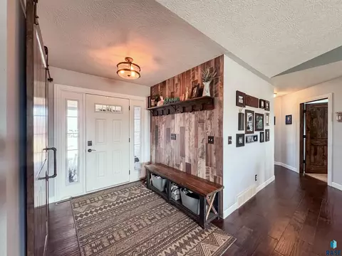 Entry Way - 25785 Frederick Cir, Renner, SD 57055 photo 2 of 3