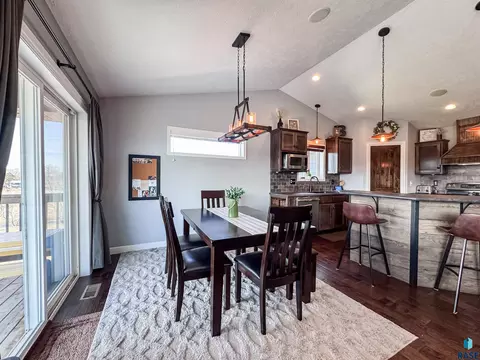 Dining - 25785 Frederick Cir, Renner, SD 57055 photo 2 of 2
