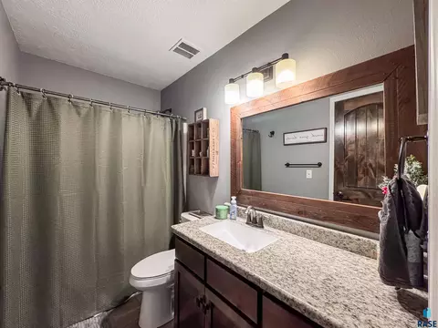 Bath - 25785 Frederick Cir, Renner, SD 57055 photo 4 of 7