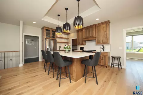 Kitchen - 6704 E Spitfire Cir, Sioux Falls, SD 57110 photo 4 of 8