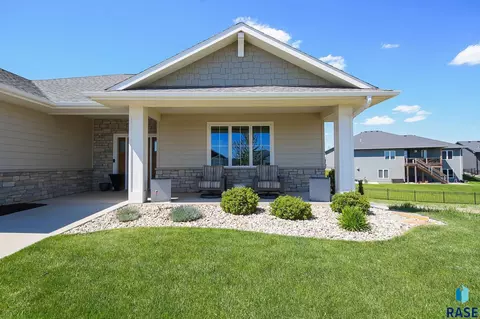 Exterior - 6704 E Spitfire Cir, Sioux Falls, SD 57110 photo 6 of 6