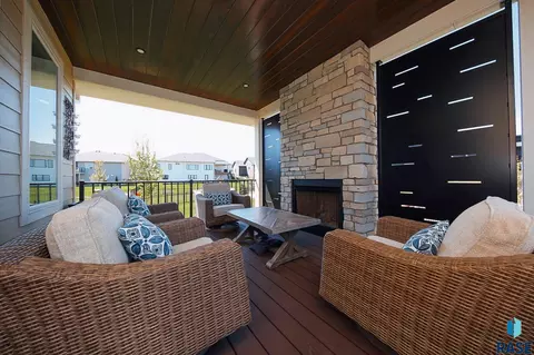 Exterior - 6704 E Spitfire Cir, Sioux Falls, SD 57110 photo 3 of 6