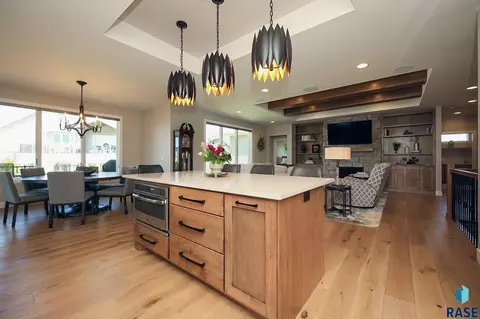 Kitchen - 6704 E Spitfire Cir, Sioux Falls, SD 57110 photo 8 of 8