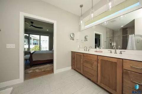 Bath - 6704 E Spitfire Cir, Sioux Falls, SD 57110 photo 1 of 4