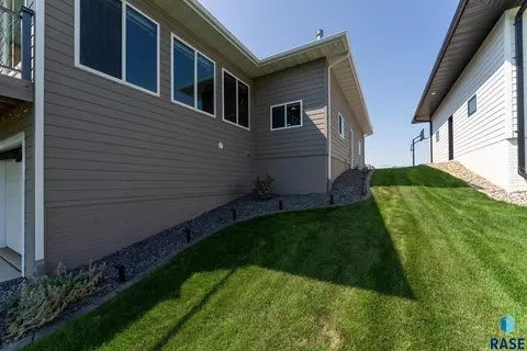 Exterior - 8401 E Roughlock St, Sioux Falls, SD 57110 photo 19 of 22