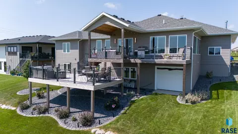 Exterior - 8401 E Roughlock St, Sioux Falls, SD 57110 photo 5 of 22