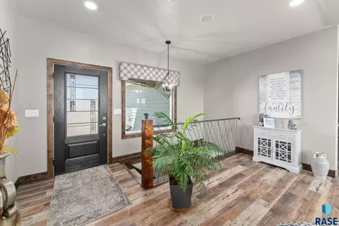 Entry Way - 8401 E Roughlock St, Sioux Falls, SD 57110 photo 1 of 4