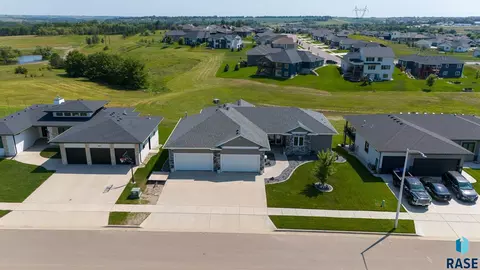 View/Area - 8401 E Roughlock St, Sioux Falls, SD 57110 photo 9 of 10