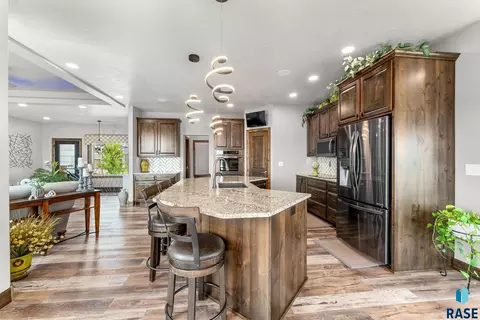 Kitchen - 8401 E Roughlock St, Sioux Falls, SD 57110 photo 6 of 10
