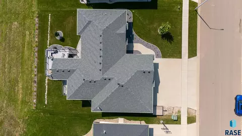 View/Area - 8401 E Roughlock St, Sioux Falls, SD 57110 photo 8 of 10