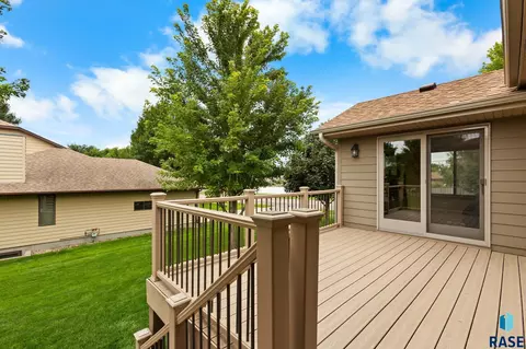 Exterior - 3738 E Fox Run Pl, Sioux Falls, SD 57103 photo 8 of 8