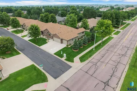 View/Area - 3738 E Fox Run Pl, Sioux Falls, SD 57103 photo 3 of 6