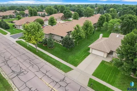 View/Area - 3738 E Fox Run Pl, Sioux Falls, SD 57103 photo 4 of 6