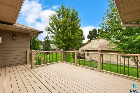Exterior - 3738 E Fox Run Pl, Sioux Falls, SD 57103 photo 3 of 8