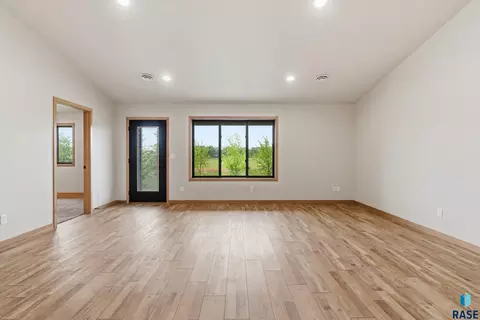 Living - 20 W 20th Ave, Mitchell, SD 57301 photo 3 of 4