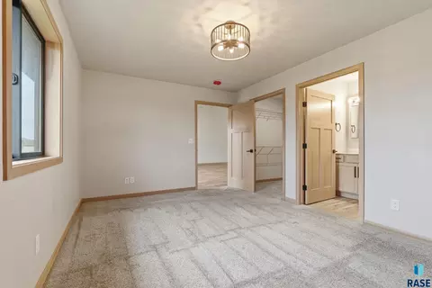 Bedroom - 20 W 20th Ave, Mitchell, SD 57301 photo 3 of 3