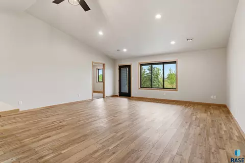 Living - 20 W 20th Ave, Mitchell, SD 57301 photo 2 of 4
