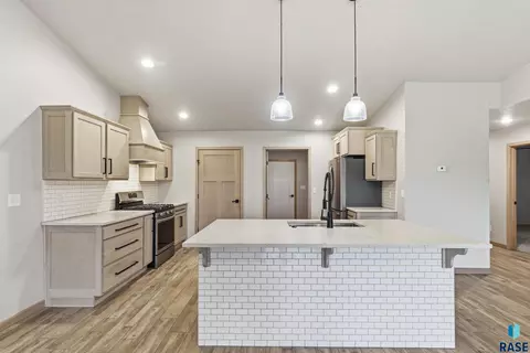 Kitchen - 20 W 20th Ave, Mitchell, SD 57301 photo 2 of 4
