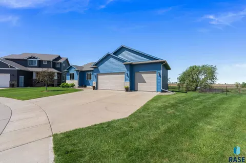 Exterior - 760 Fox Ct, Tea, SD 57064 photo 2 of 14