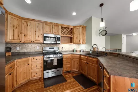 Kitchen - 760 Fox Ct, Tea, SD 57064 photo 1 of 3