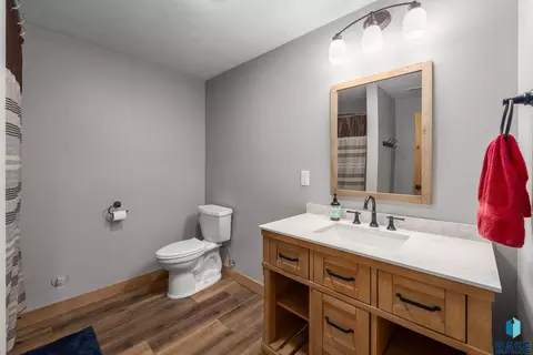 Bath - 760 Fox Ct, Tea, SD 57064 photo 5 of 5