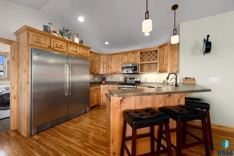 Kitchen - 760 Fox Ct, Tea, SD 57064 photo 2 of 3