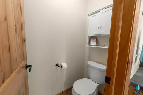 Bath - 760 Fox Ct, Tea, SD 57064 photo 2 of 5