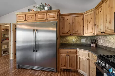 Kitchen - 760 Fox Ct, Tea, SD 57064 photo 3 of 3