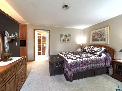 Bedroom - 316 E 5th St, Miller, SD 57362 photo 2 of 6