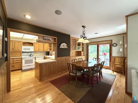 Dining - 316 E 5th St, Miller, SD 57362 photo 4 of 4