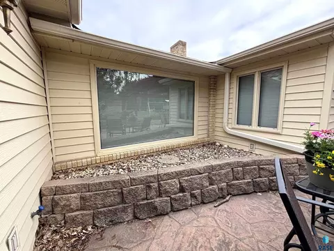 Exterior - 316 E 5th St, Miller, SD 57362 photo 13 of 21