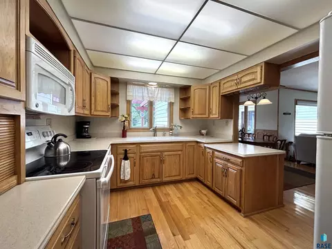 Kitchen - 316 E 5th St, Miller, SD 57362 photo 5 of 5