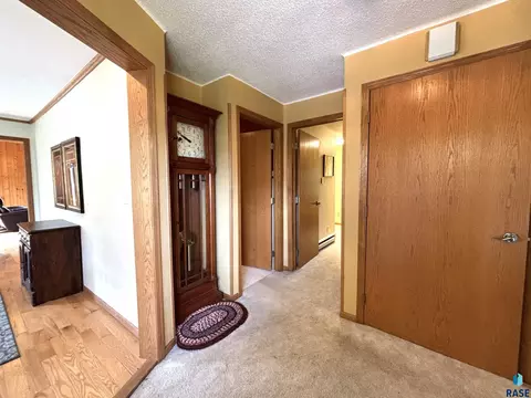 Entry Way - 316 E 5th St, Miller, SD 57362 photo 1 of 9