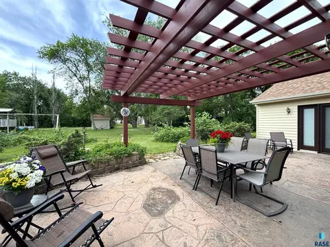 Exterior - 316 E 5th St, Miller, SD 57362 photo 14 of 21