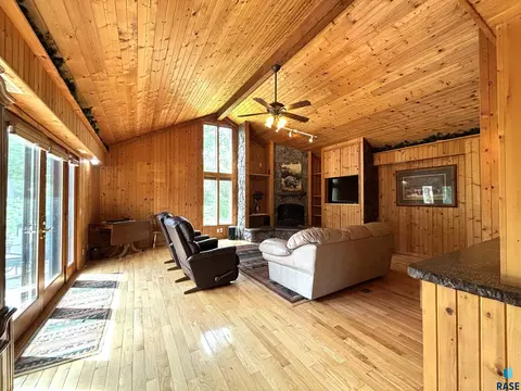 Living - 316 E 5th St, Miller, SD 57362 photo 2 of 14
