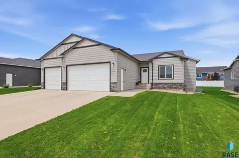 Other - 7212 E 49th St, Sioux Falls, SD 57110 photo 2 of 10