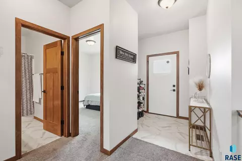 Entry Way - 7212 E 49th St, Sioux Falls, SD 57110 photo 1 of 1