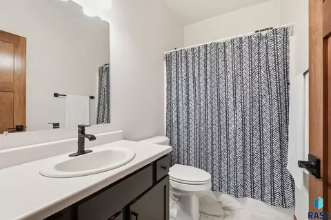 Bath - 7212 E 49th St, Sioux Falls, SD 57110 photo 2 of 3