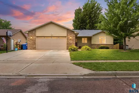 6519 W Bonnie Ct, Sioux Falls, SD 57106