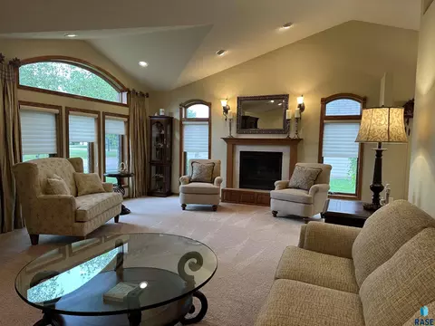 Living - 904 S Stadium Dr, Freeman, SD 57029 photo 2 of 11